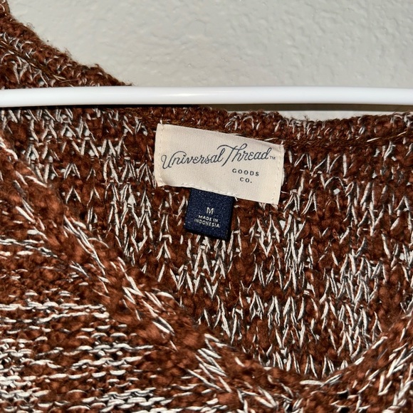 Universal Threads Sweater - Picture 3 of 3
